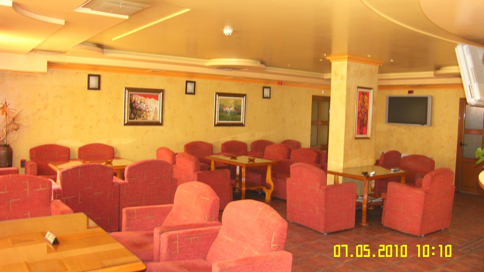Family Hotel Silvestar Veliko Tărnovo Esterno foto