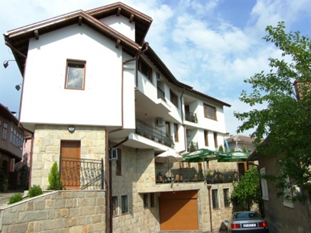 Family Hotel Silvestar Veliko Tărnovo Esterno foto