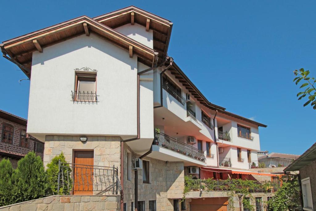 Family Hotel Silvestar Veliko Tărnovo Esterno foto
