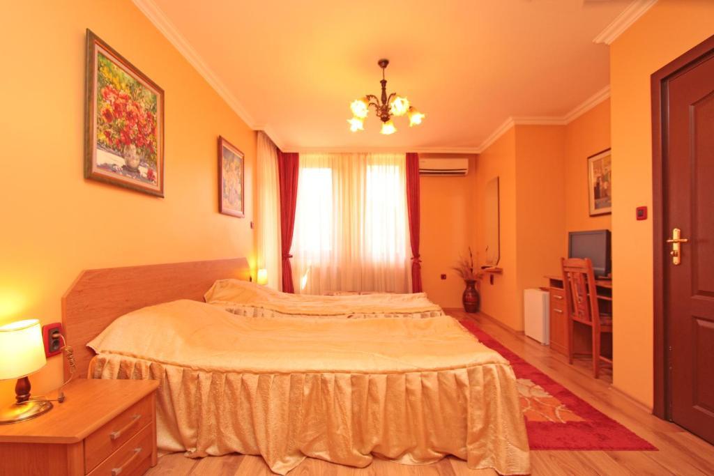 Family Hotel Silvestar Veliko Tărnovo Esterno foto