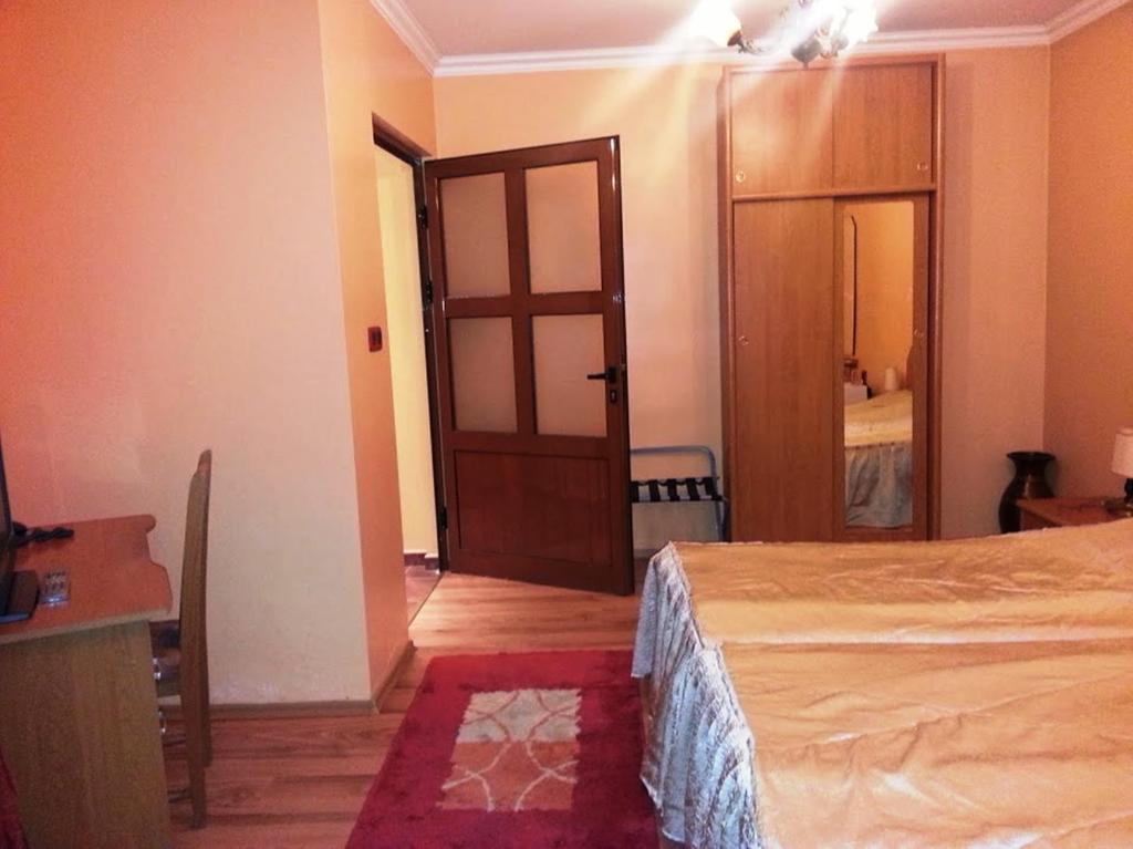 Family Hotel Silvestar Veliko Tărnovo Camera foto