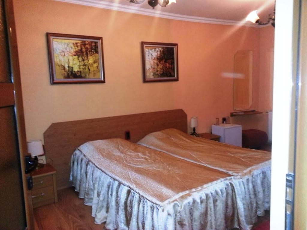 Family Hotel Silvestar Veliko Tărnovo Camera foto