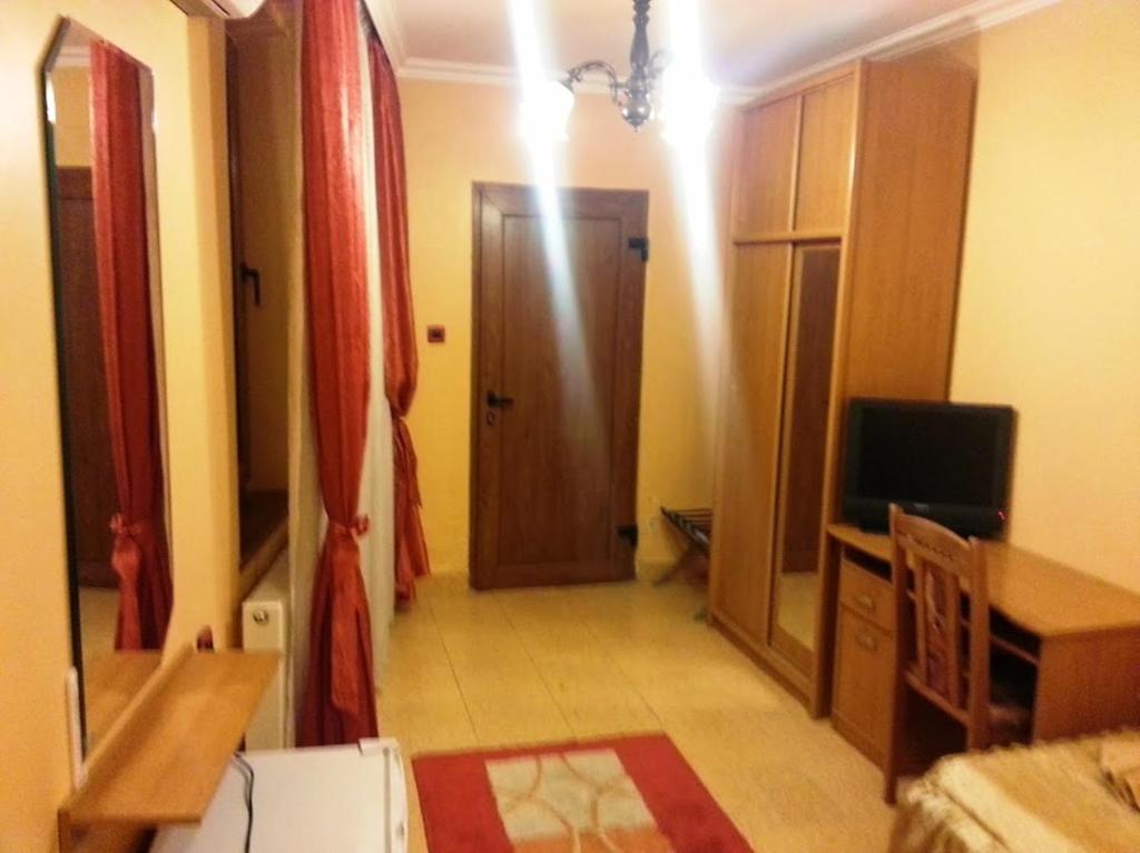 Family Hotel Silvestar Veliko Tărnovo Camera foto